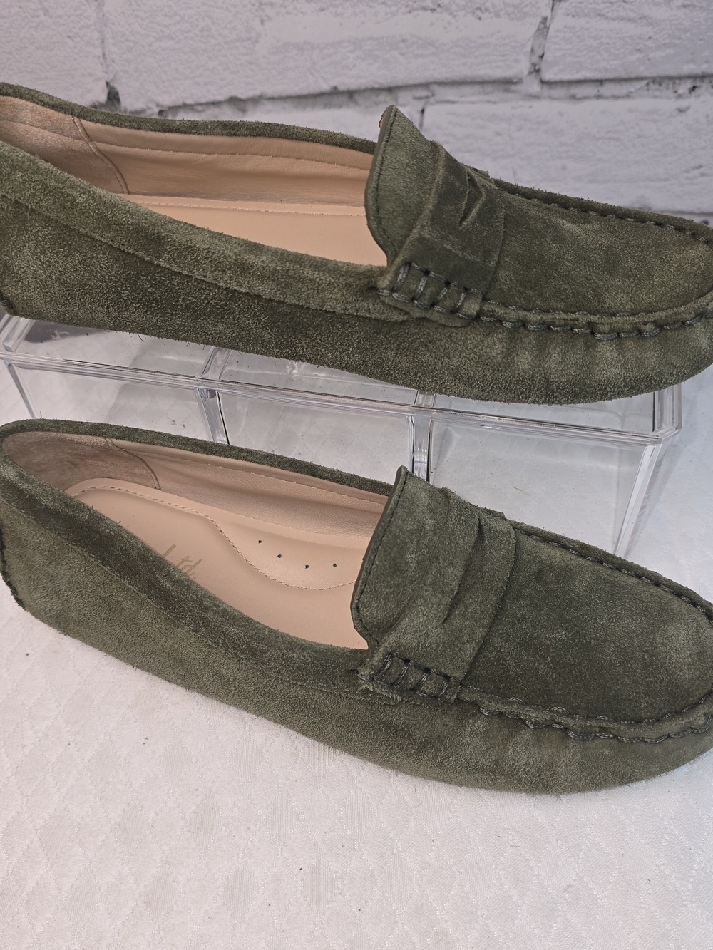 FLAG LTD OLIVE GREEN SUEDE PENNY LOAFERS DRIVING SHOE WOMENS SIZE 6.5 - Picture 2 of 11